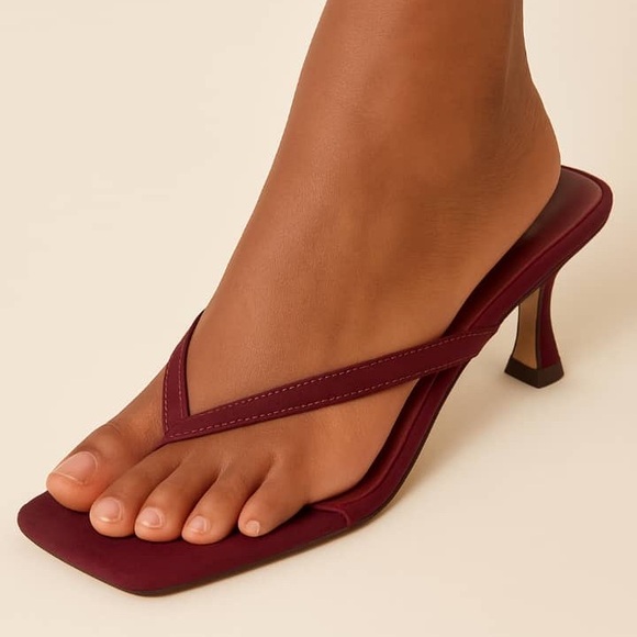 Wild Diva Burgundy Square Toe Sandals - Picture 3 of 3